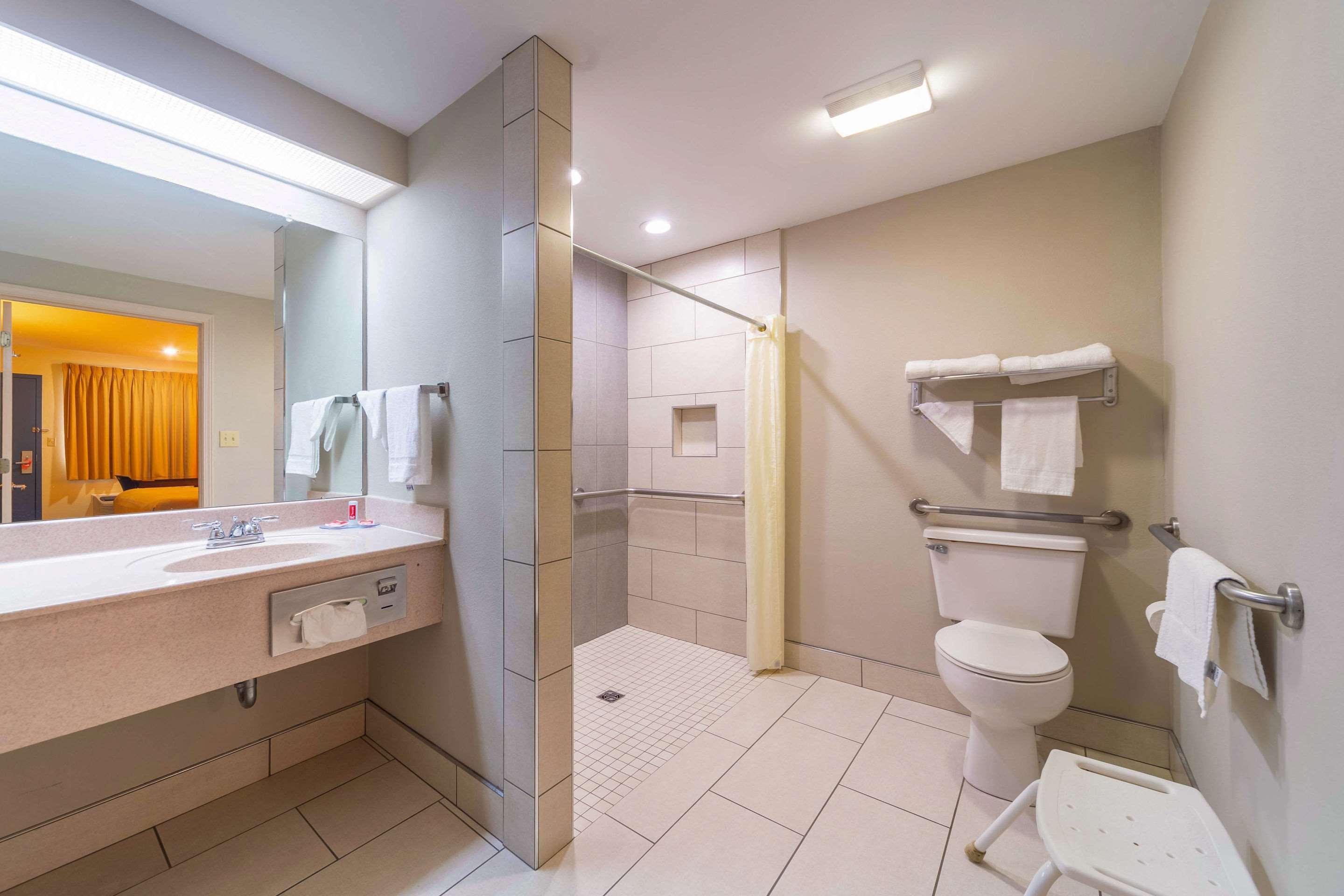 Econo Lodge Лорел Экстерьер фото