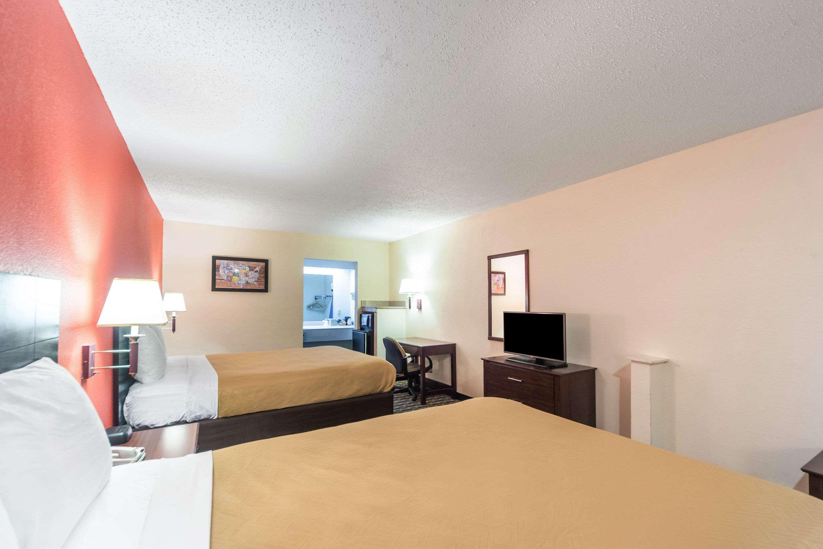 Econo Lodge Лорел Экстерьер фото