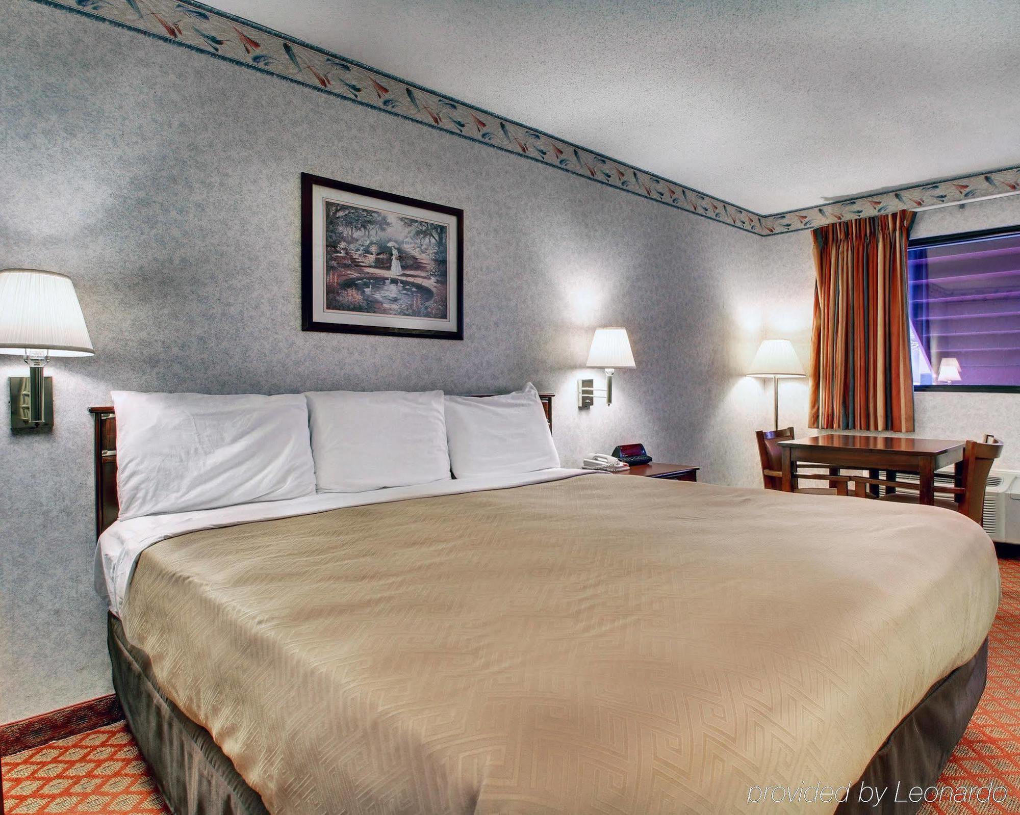 Econo Lodge Лорел Экстерьер фото